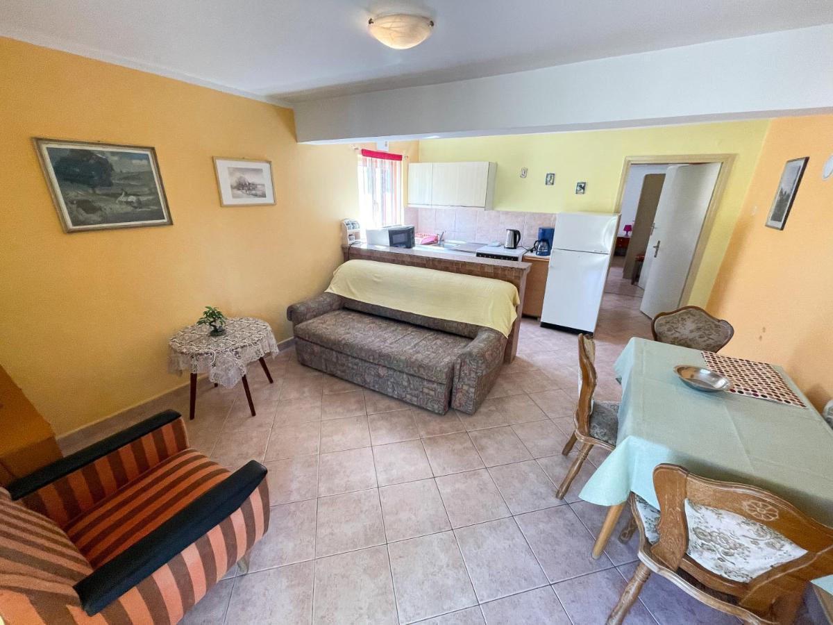 Apartmani Leonarda Jadranovo Εξωτερικό φωτογραφία